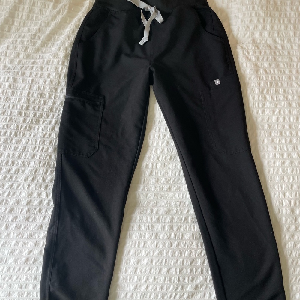 Women’s Figs yola skinny black scrubs s/p